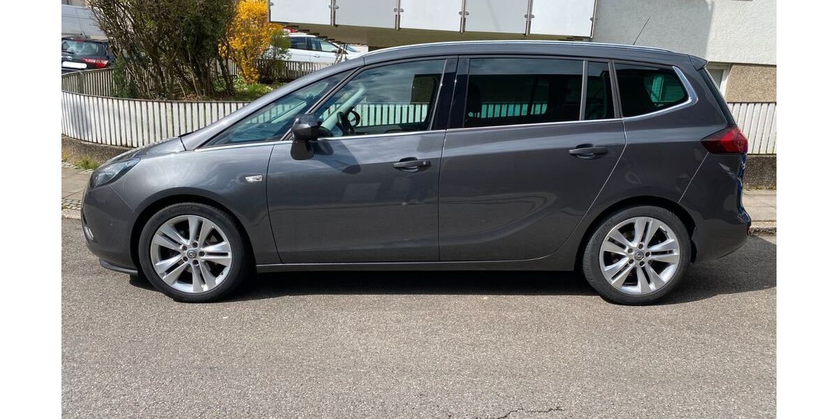 Opel Zafira Tourer 130.438 km 7.990 &euro; Stuttgart 70435