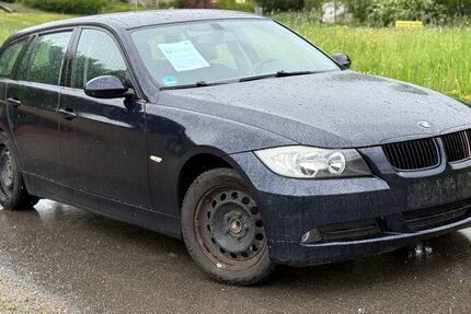 BMW 318 281.200 km 1.999 &euro; Theisseil 92637