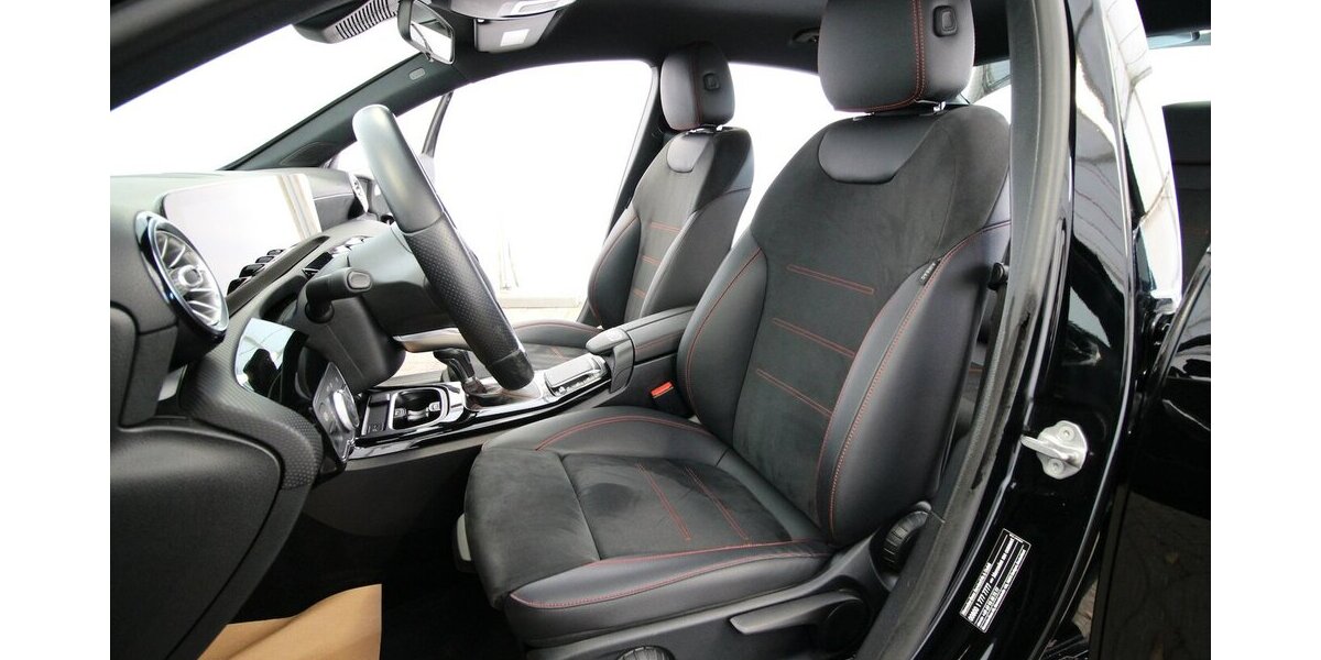 Mercedes-Benz A 180 Limousine AMG Line NAVI+LED+ALU18+TEMPOMAT 49.369 km 22.500 &euro; Hagenow 19230