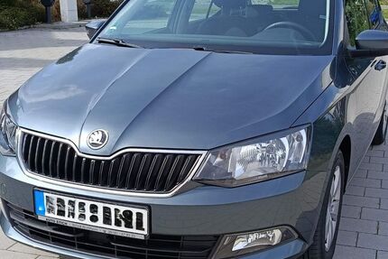 Skoda Fabia 99.298 km 7.800 &euro; Kirchendemenreuth 92665
