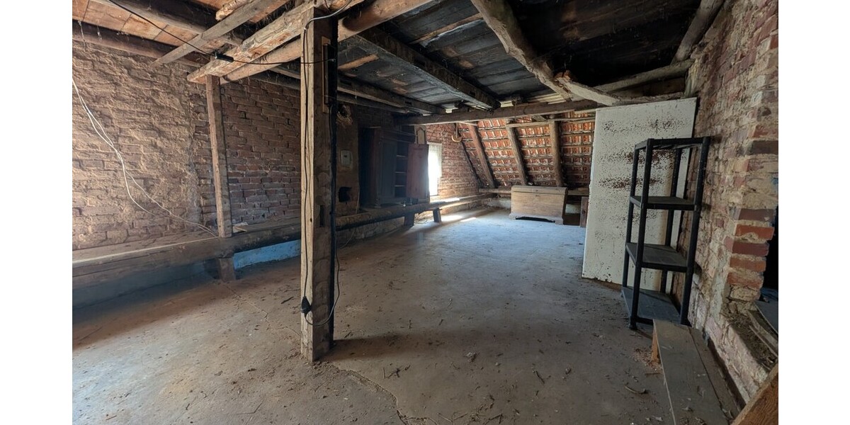 Großes Grundstück in Hüllhorst: Einfamilienhaus mit Potenzial zur Neugestaltung - Grundstück Hüllhorst | Angebot:26905367