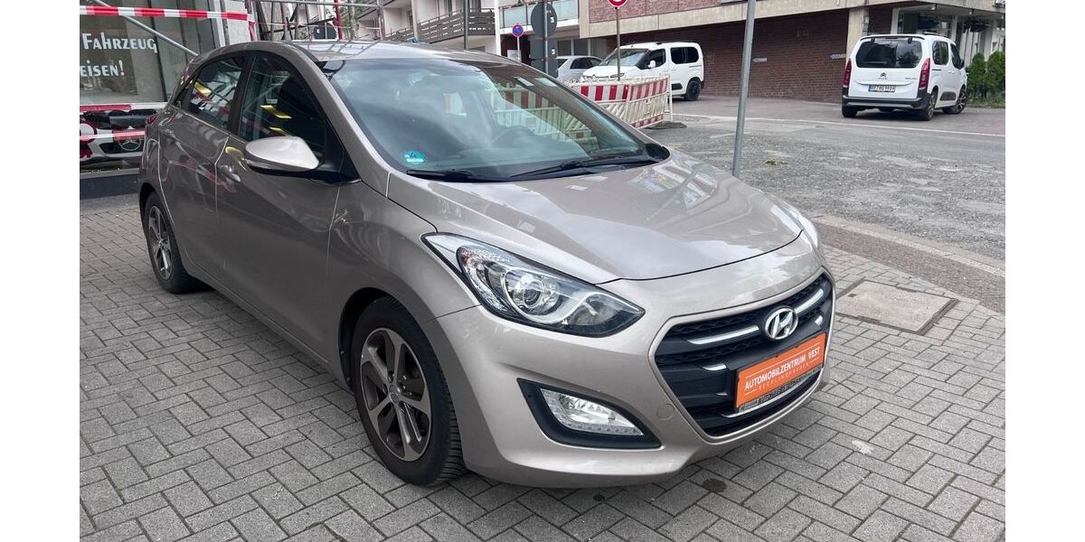 Hyundai i30 169.000 km 5.980 &euro; Recklinghausen 45657