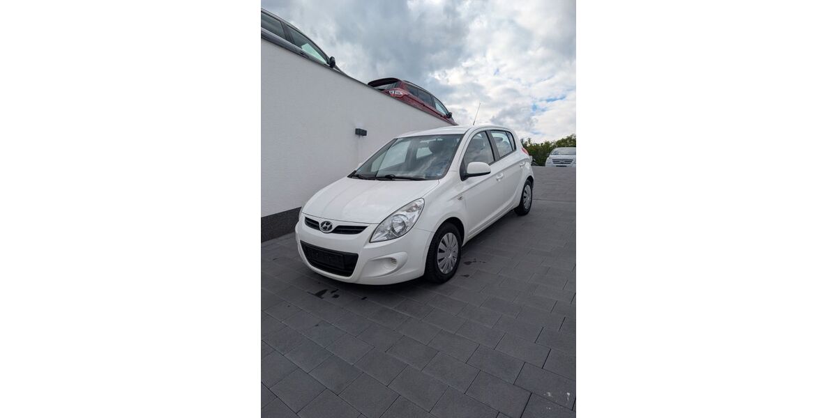 Hyundai i20 228.000 km 1.999 &euro; Eisenberg 67304
