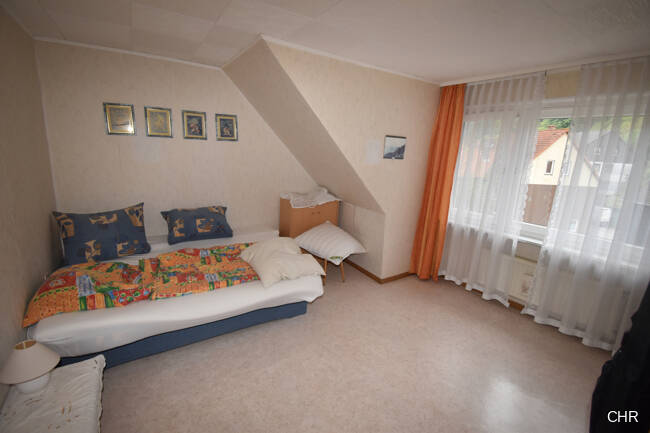 Sehr gepflegtes Ein- Zweifamilienhaus mit Garage, kl. Innenhof und Garten in ruhiger Lage