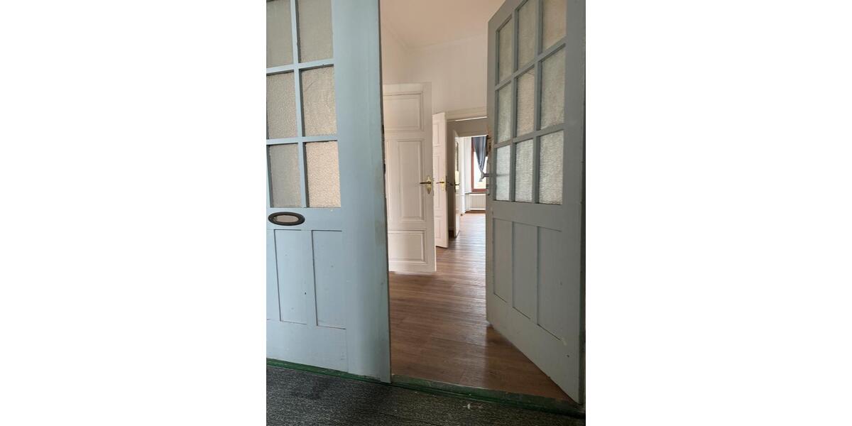 Etagenwohnung Varel - 4 Zimmer, 150 m&sup2;, 1.100&euro; | Angebot:26267997