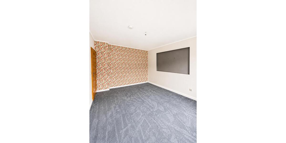 Etagenwohnung Kalbach - 7 Zimmer, 170 m&sup2;, 1.000&euro; | Angebot:26665471