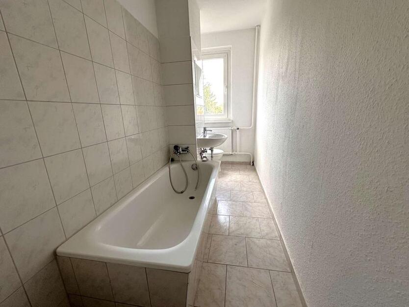 +++Neu saniert mit hellem WohnZimmer+++
