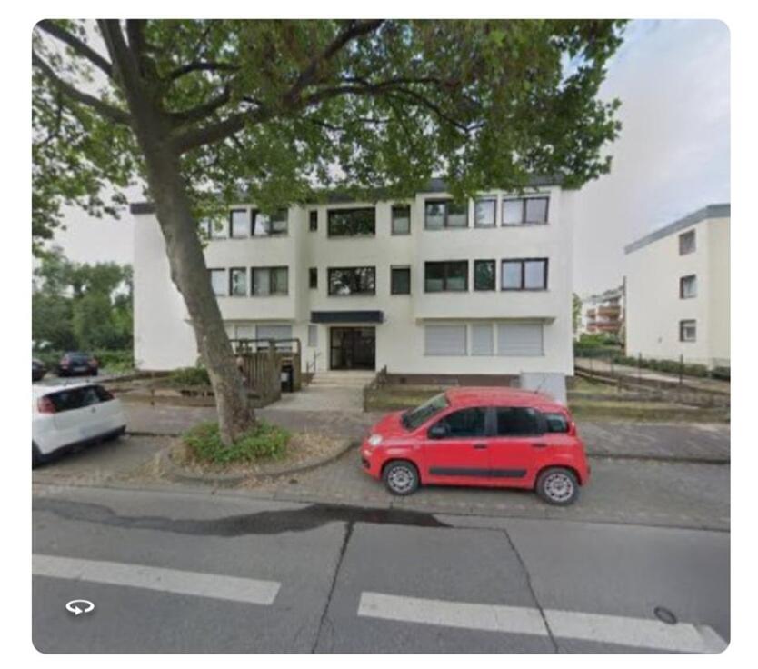 Stilvolle 2-Zimmer-Wohnung mit Balkon in Frankfurt - Hausen
