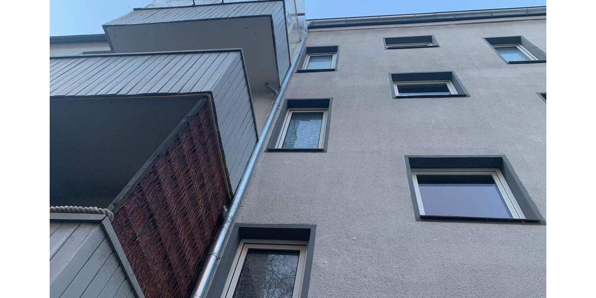 HOTSPOT Jungen Wohnens & Arbeitens: Linden-Mitte, vermietetes 8 Familienhaus zzgl. Büro-Nebengebäude 2 zimmer