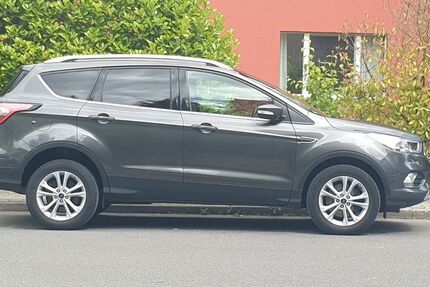 Ford Kuga 149.000 km 16.200 &euro; Frankfurt 60435