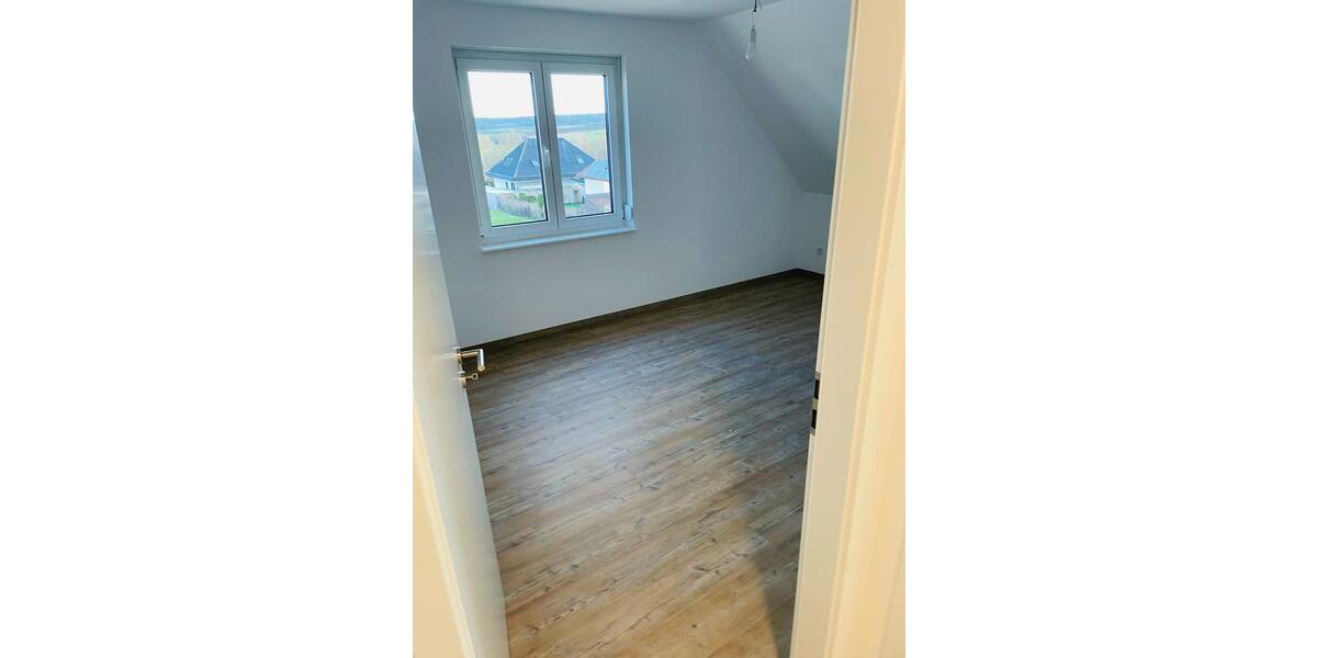 Doppelhaushälfte Hohenroth - 4.5 Zimmer, 122 m&sup2;, 1.195&euro; | Angebot:24835509