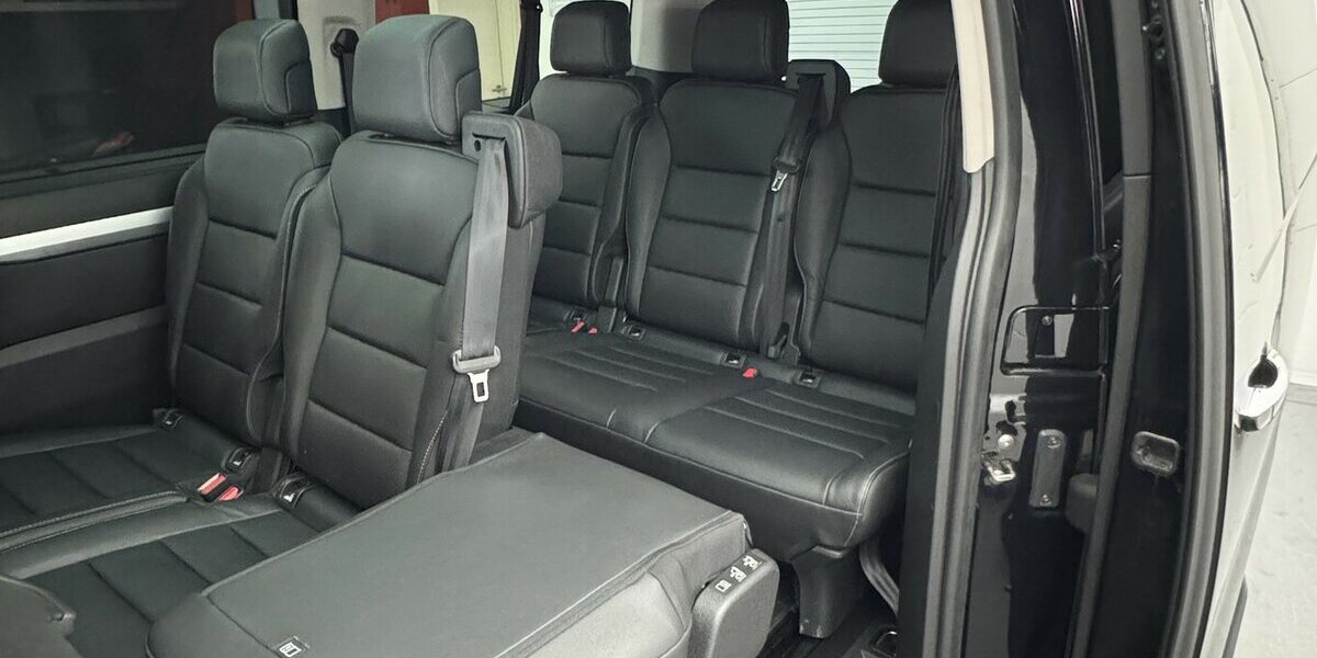 Peugeot Traveller BlueHDI 180 Allure L3 8 Sitze Massage 124.300 km 28.290 &euro; Lich 35423