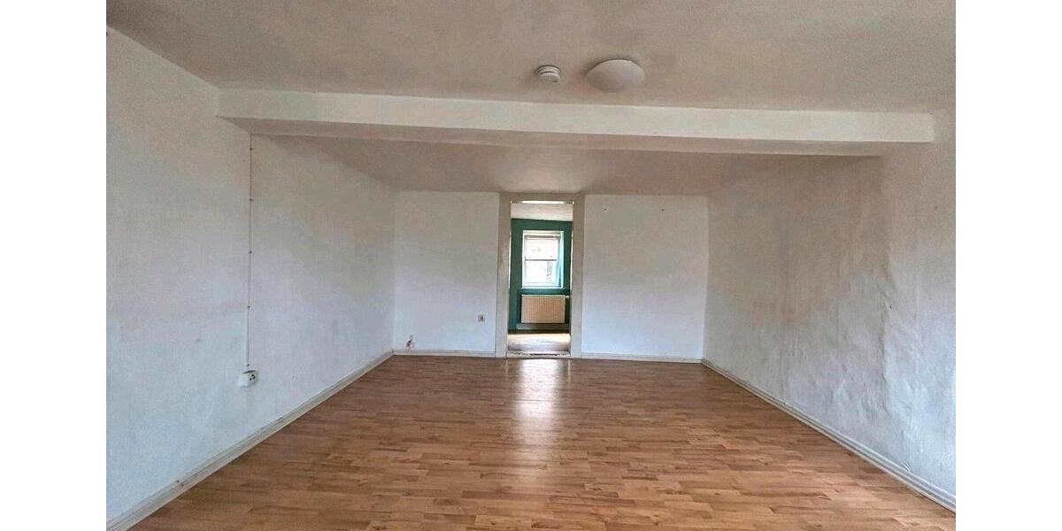 Einfamilienhaus Kirchhain - 6 Zimmer, 130 m&sup2;, 156.000&euro; | Angebot:26240599