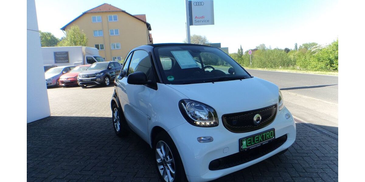 Smart ForTwo 28.700 km 9.799 &euro; Königswinter 53639