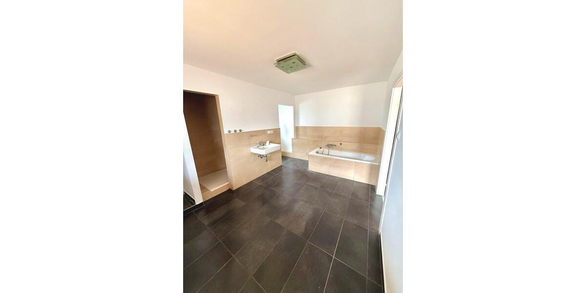 Einfamilienhaus Griesheim - 4 Zimmer, 154 m&sup2;, 2.050&euro; | Angebot:26153608