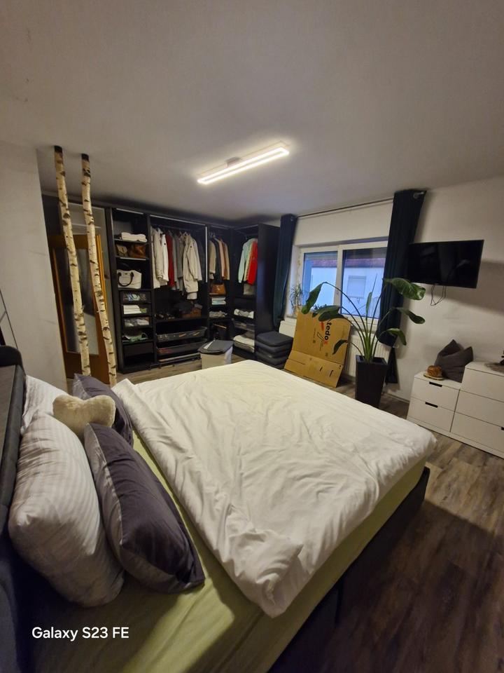 4Zimmer Whg mit Balkon,Auerbach ruhige Lage,im Doppelhaus