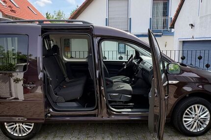 VW Caddy 89.000 km 19.500 &euro; Fürth 90768