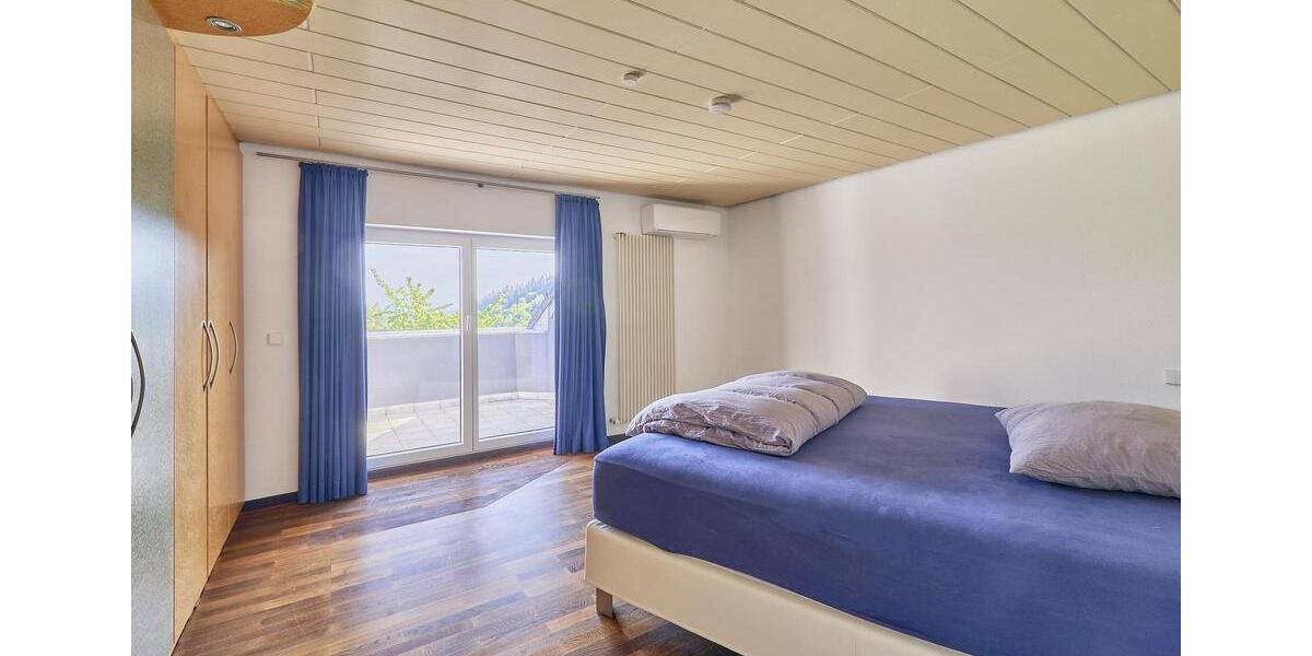 3 Km zur S-Bahn Einfamilienhaus inkl. ELW 9 zimmer