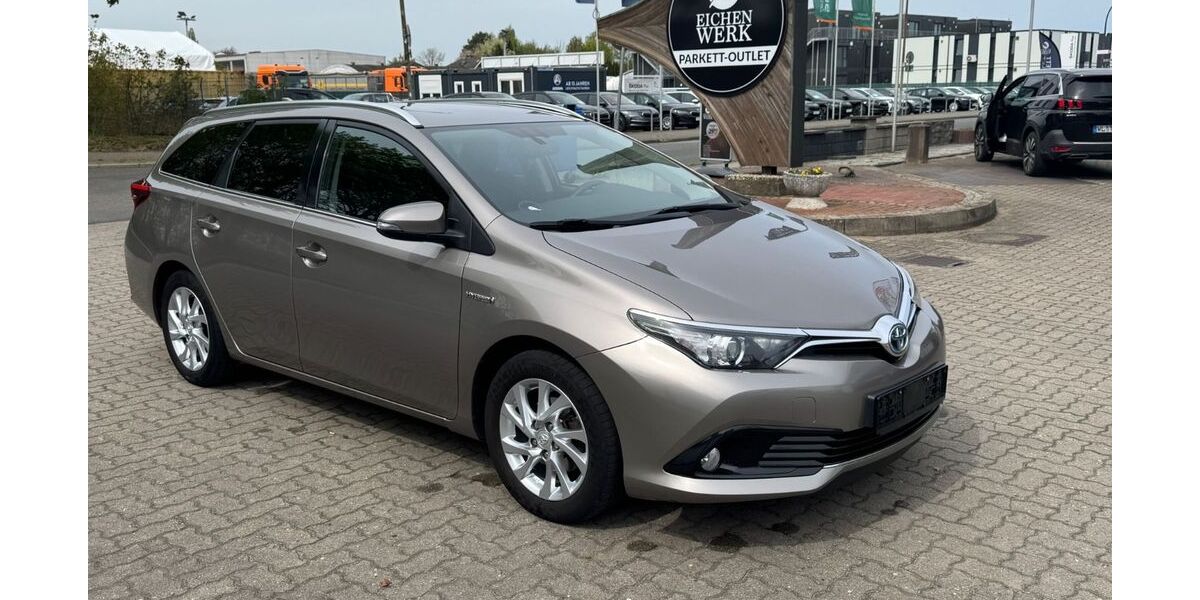 Toyota Auris 111.000 km 10.950 &euro; Winsen (Luhe) 21423