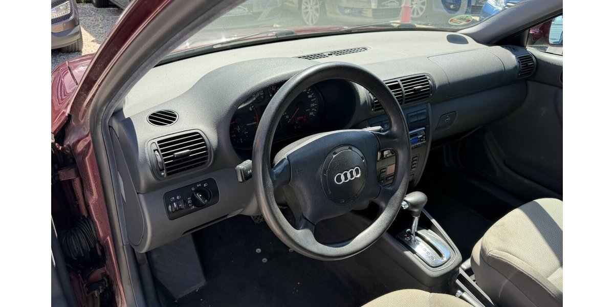 Audi A3 1.6i Attraction Automatik Klima PDC 224.000 km 1.590 &euro; Altdorf 84032