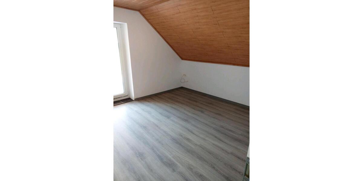 Dachgeschoßwohnung Apen - 3 Zimmer, 70 m&sup2;, 850&euro; | Angebot:25380283