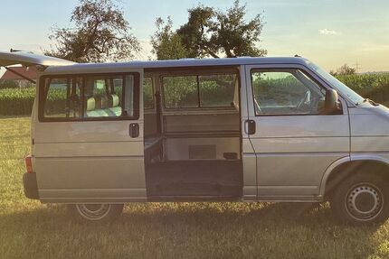 VW T4 Caravelle 136.000 km 8.990 &euro; Ascholding 83623