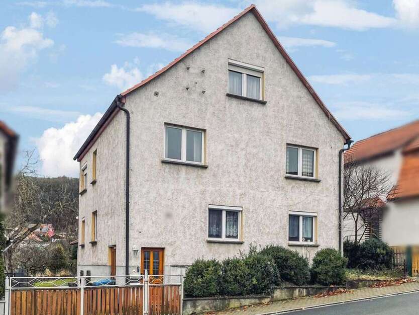 Haus zum Kaufen in Gleichamberg 99.000 € 275 m²