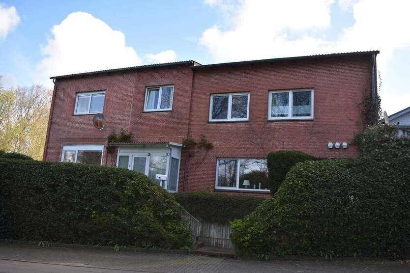 Haus zum Kaufen in Bredstedt 318.000 € 198 m²