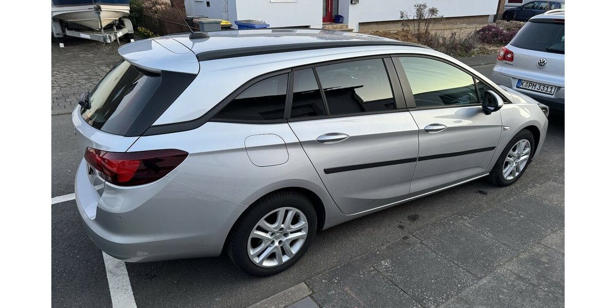 Opel Astra Klima Navi Temp CarPlay 1.Hd 37.000 km !!! 37.000 km 13.500 &euro; Erftstadt 50374
