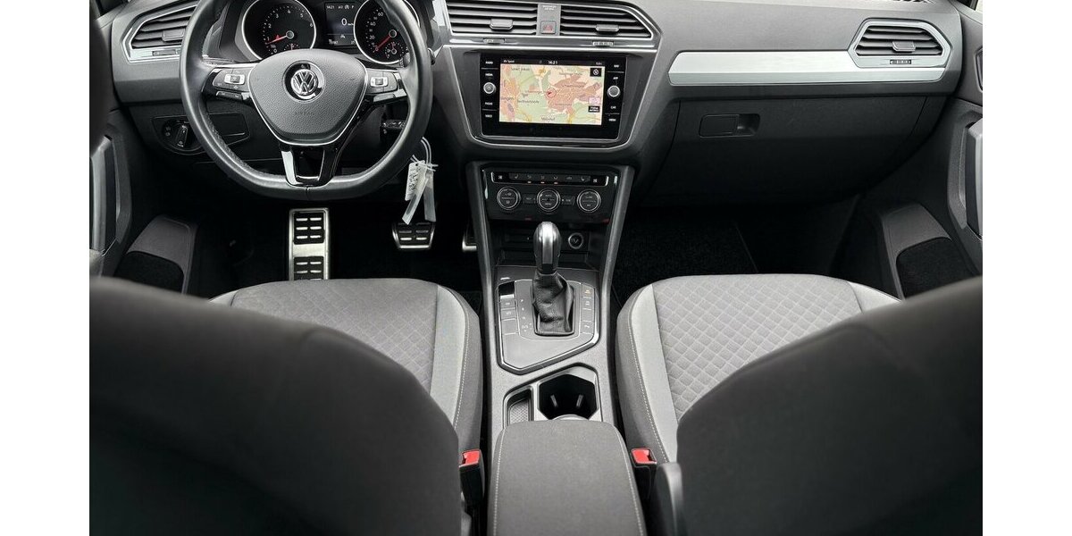 VW Tiguan 1.5 TSI RLine ACC/NAVI/AHK/SHZ/LED/1.HAND 73.187 km 25.800 &euro; Villingen-Schwenningen 78054