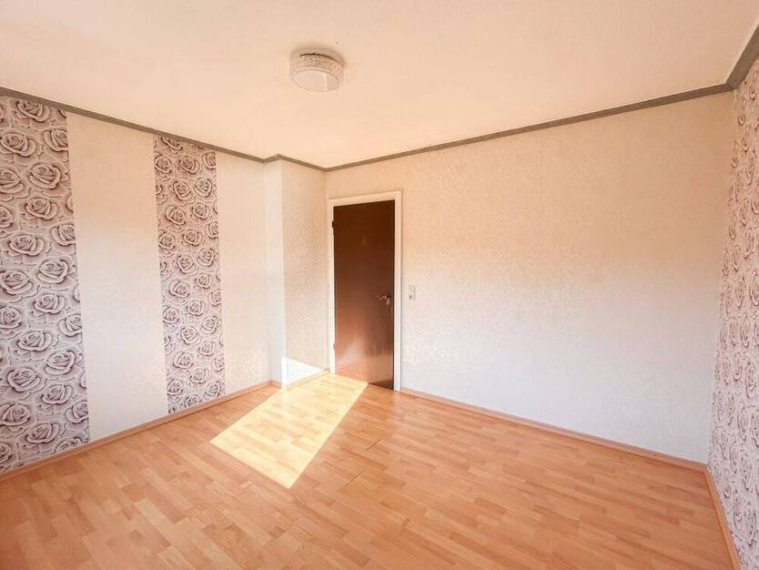 Einmalige Gelegenheit: Zweifamilienhaus mit Garten und Garage in Übach-Palenberg