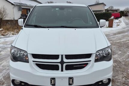 Dodge Grand Caravan 135.300 km 18.490 &euro; Kröslin 17740
