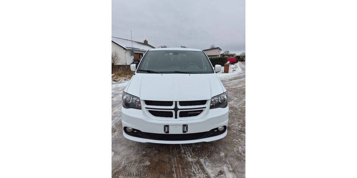 Dodge Grand Caravan 135.300 km 18.490 &euro; Kröslin 17740
