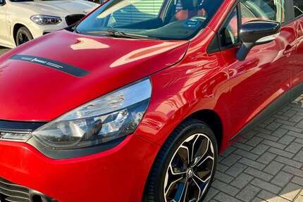 Renault Clio 88.000 km 6.300 &euro; Halberstadt 38820