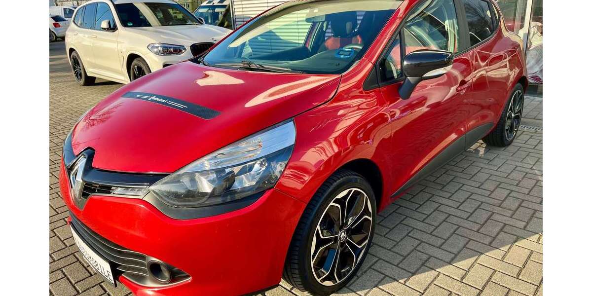 Renault Clio 88.000 km 6.300 &euro; Halberstadt 38820