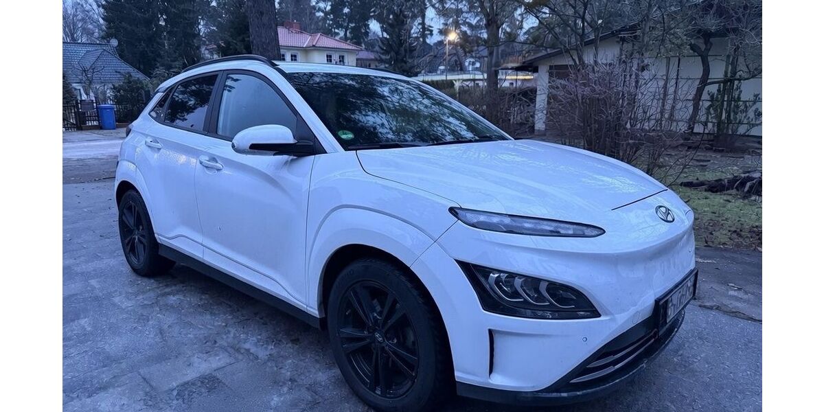 Hyundai KONA 139.969 km 15.900 &euro; Berlin 10247