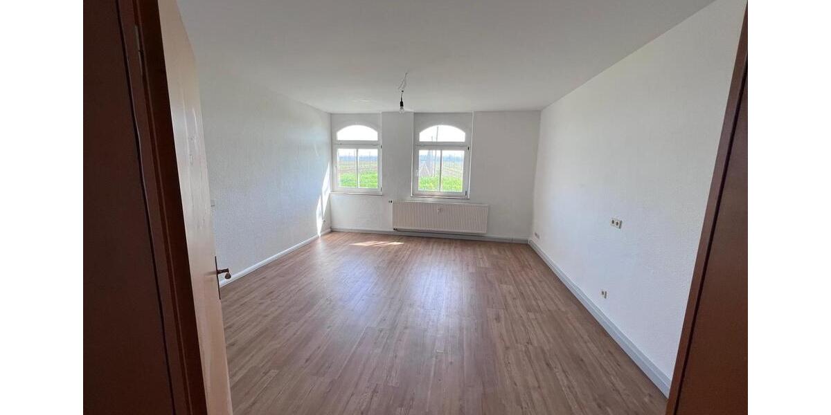 Erdgeschoßwohnung Querfurt - 3 Zimmer, 109 m&sup2;, 505&euro; | Angebot:26123970