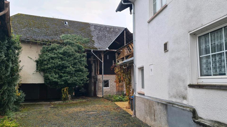 Bauernhaus, Landhaus Beselich - 13 Zimmer, 270 m&sup2;, 320.000&euro; | Angebot:26415397