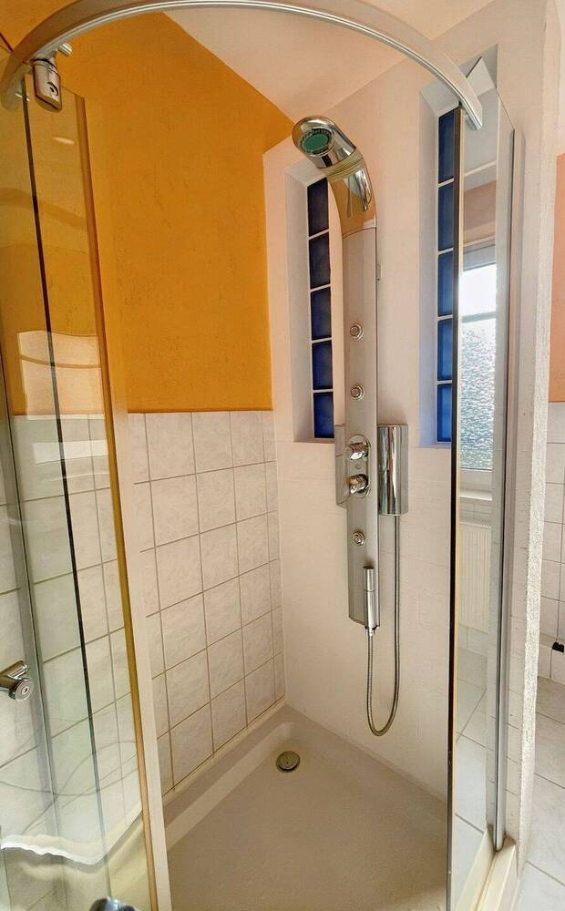 2,5-Zimmer-Wohnung mit Einbauküche & Mietergarten – direkt am Stadtpark