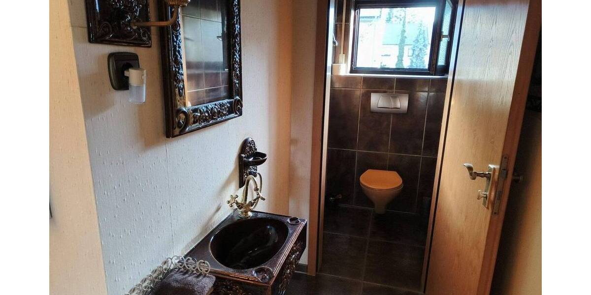 Modernes Einfamilienhaus mit ELW, offenem Kamin und großem Balkon - großzügig und lichtdurchflutet 4 zimmer