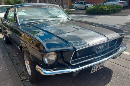 Ford Mustang 136.000 km 28.967 &euro; Düren 52355
