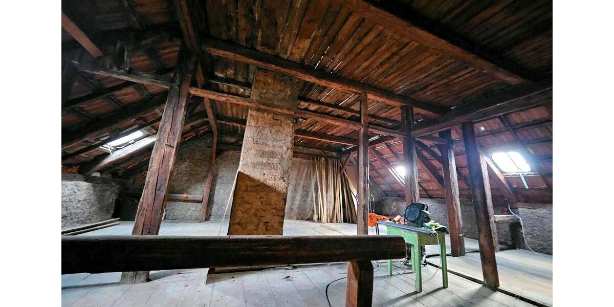 Mehrfamilienhaus, Wohnhaus Roßwein - 8 Zimmer, 140 m&sup2;, 99.999&euro; | Angebot:26122696