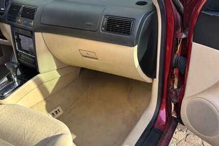 VW Golf 125.000 km 2.700 &euro; Bad Urach 72574
