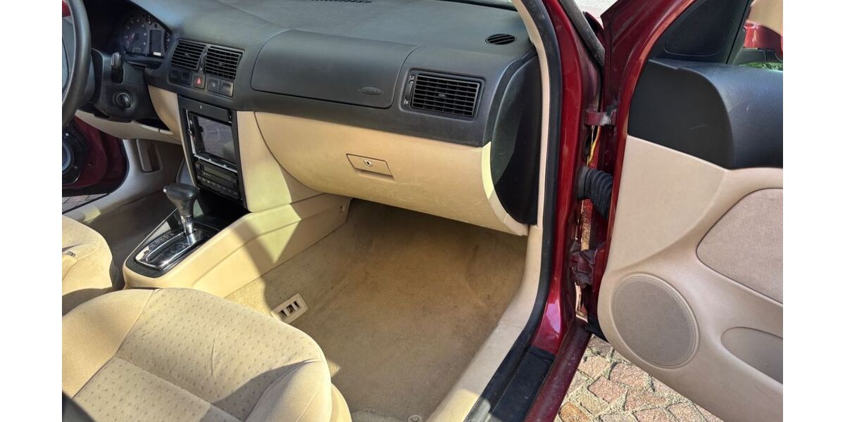 VW Golf 125.000 km 2.700 &euro; Bad Urach 72574