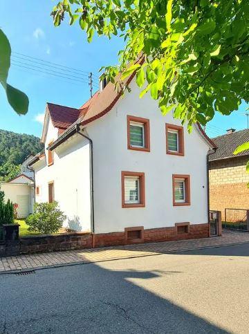 Einfamilienhaus Annweiler am Trifels - 5 Zimmer, 150 m&sup2;, 1.300&euro; | Angebot:26059951