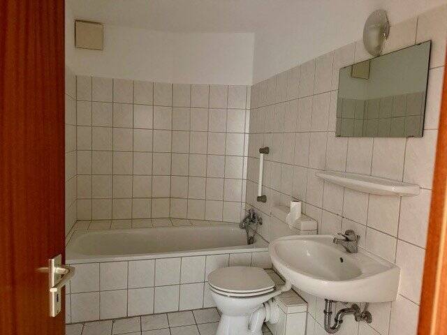 Etagenwohnung Neustadt-Glewe Glewe - 3 Zimmer, 71 m&sup2;, 80.000&euro; | Angebot:26217625