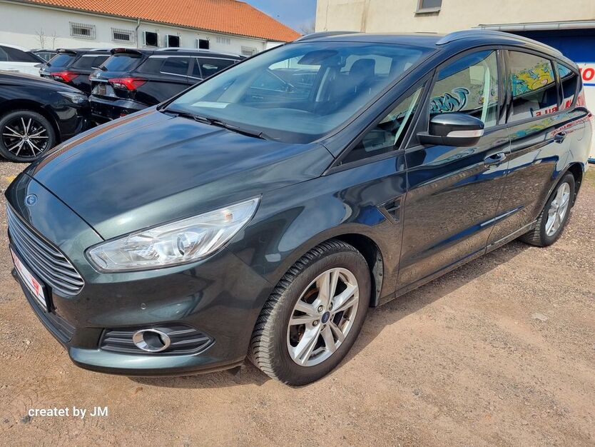Ford S-Max 166.300 km 10.999 € Halle / Saale 06112