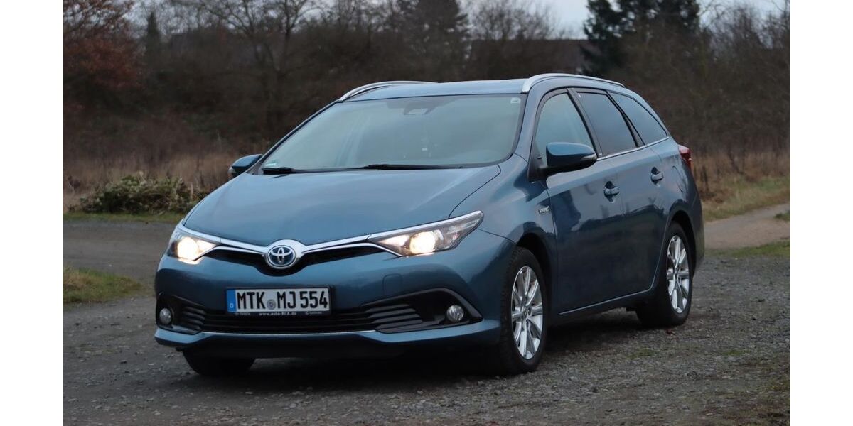Toyota Auris 119.000 km 13.300 &euro; Gelnhausen 63571