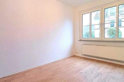 Hübsche Erdgeschosswohnung mit Badewanne 3 zimmer