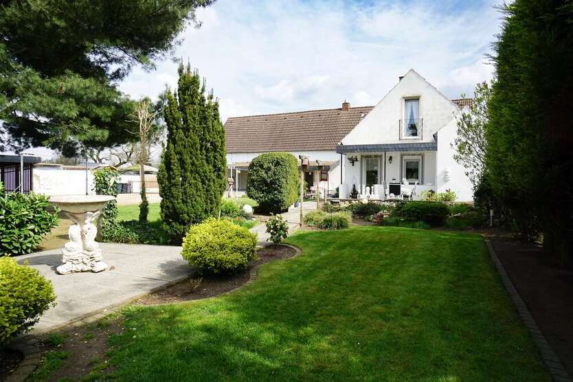 Haus zum Kaufen in Moers 495.000 € 183.45 m²